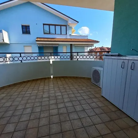 Elegante Bilocale A Pochi Passi Dal Mare