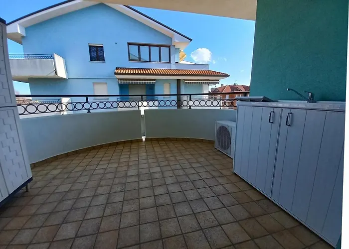 Elegante Bilocale A Pochi Passi Dal Mare